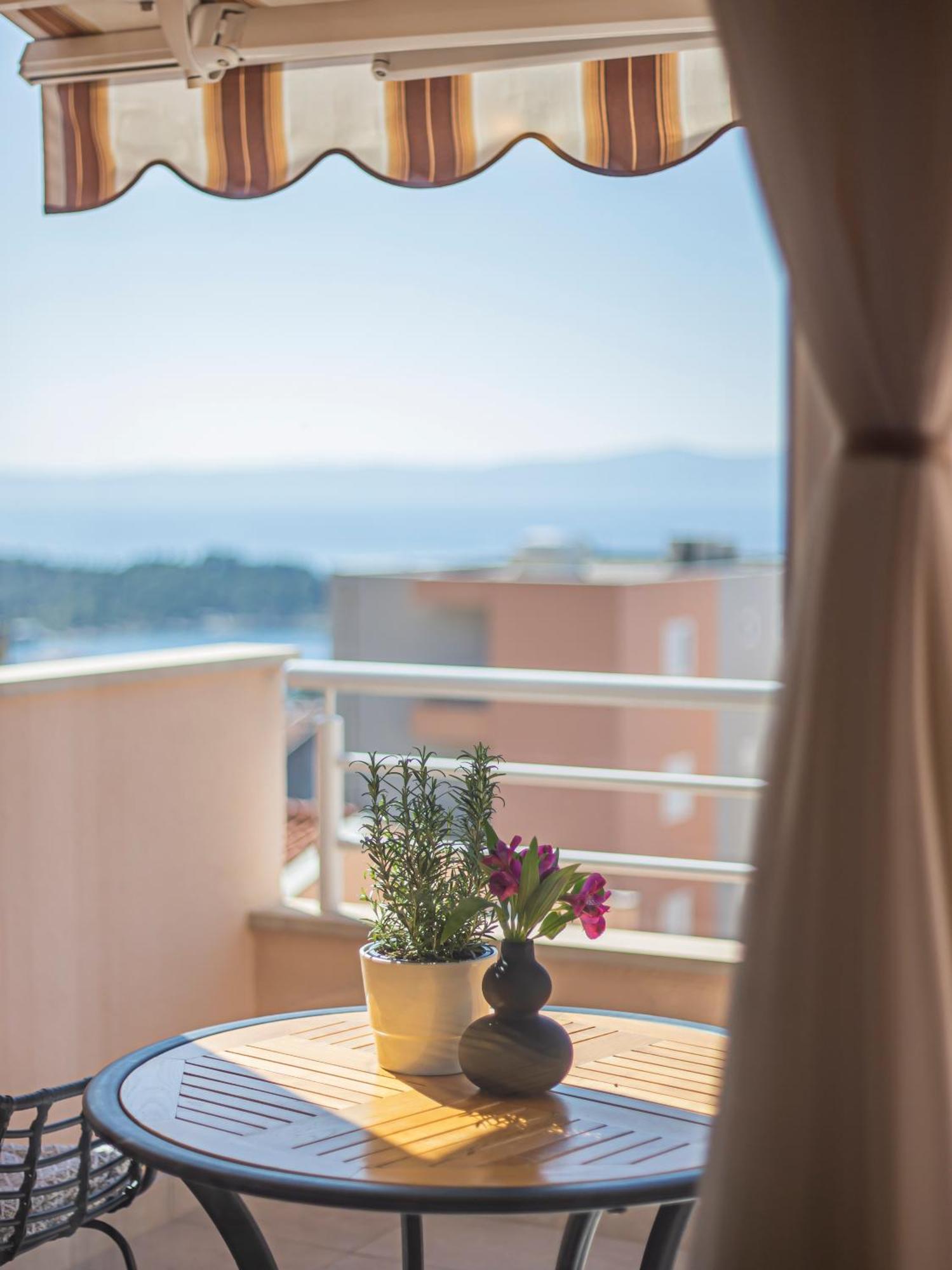 Apartment Anita With Amazing Sea View Makarska Exterior photo