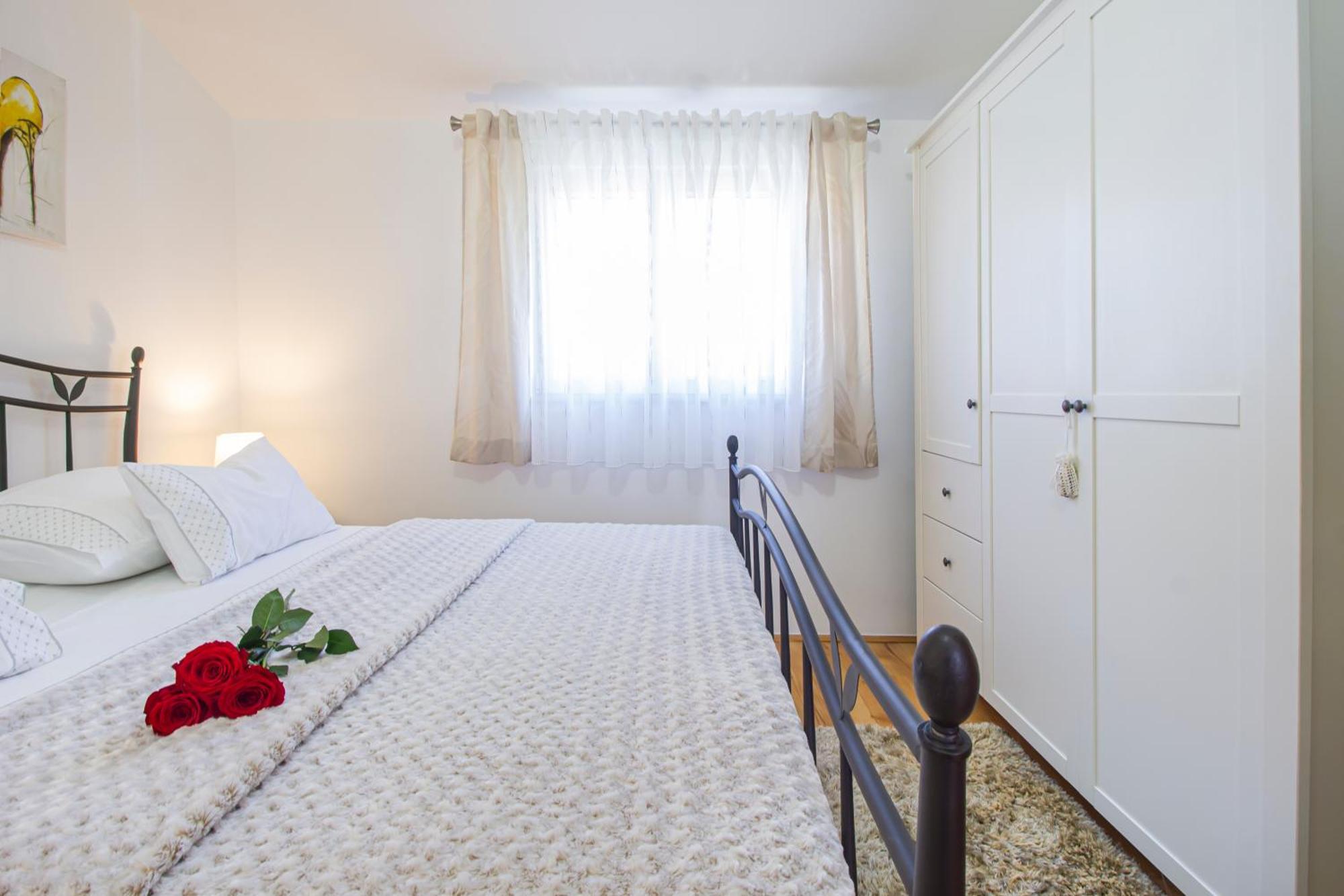 Apartment Anita With Amazing Sea View Makarska Exterior photo